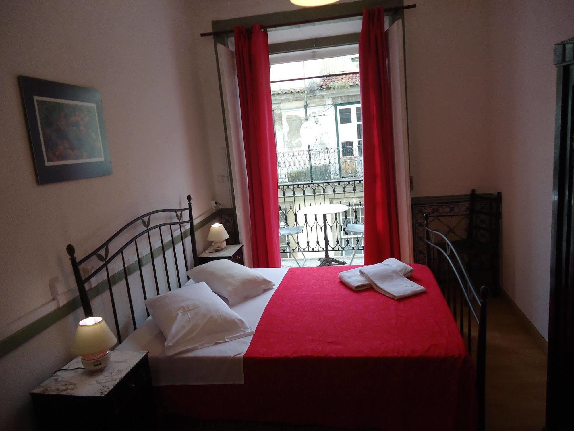 New Aljubarrota Guest House リスボン エクステリア 写真