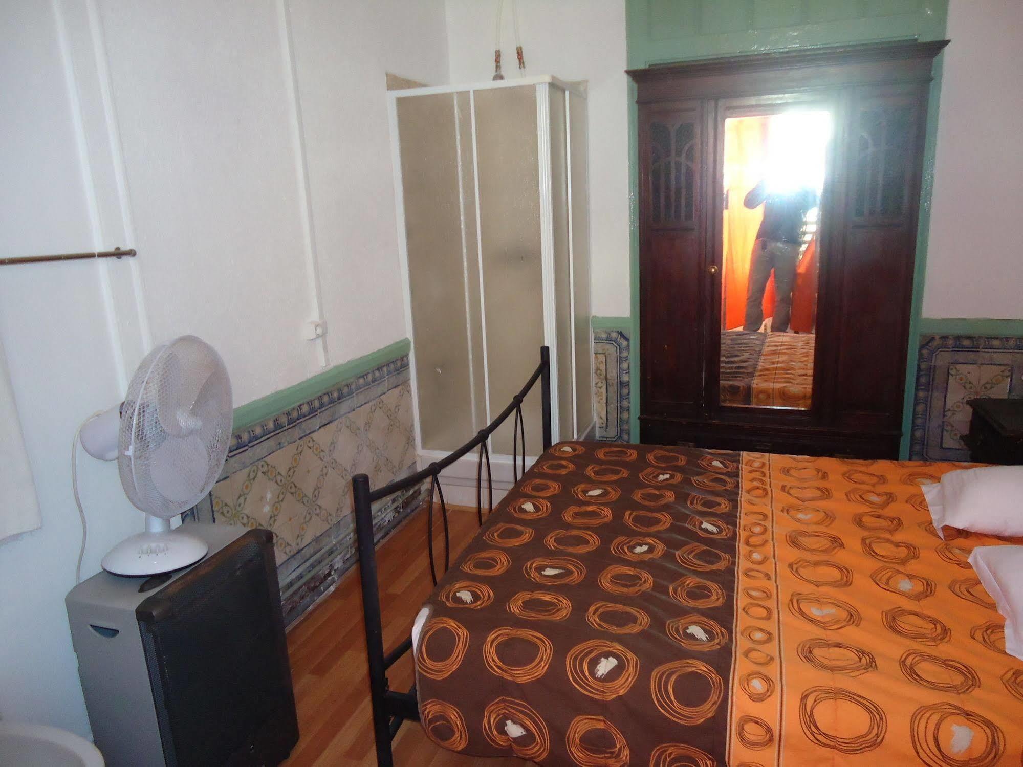 New Aljubarrota Guest House リスボン エクステリア 写真